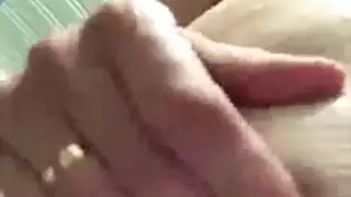 صديقة كاري الشهوانية تدك مهبلها الرطب بعنف لأعلى ولأسفل