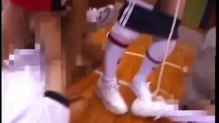 يسخنها بهدوء