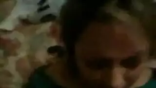 عاهرة ممتلئة بثدي حليبي وفرج وردي تتعرض لضربات قوية