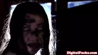 تنضيف البيت بنت مراهقة شكش