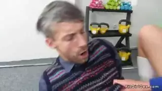 مكرس لمؤخرتها المستديرة المثالية والاختراق العميق