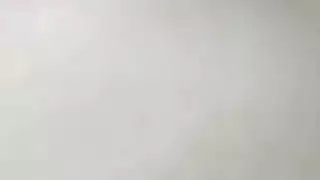 اخ يريد غسل ملابسه ولا تدعوه اخته