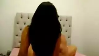 مشهد دولي إكس إكس إكس: جلسة نيك ساخنة مع فتاة سمراء جميلة