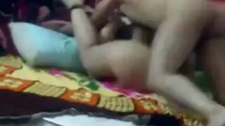تقييد وأفلام صعبة: شاب مصري يدمر مهبل العاهرة المقيدة