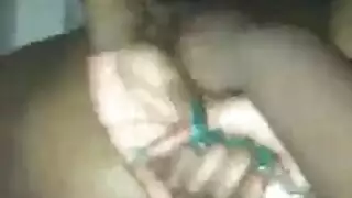 الكلبة حديقة غريب