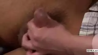 الثخينة تمتطىها الفحل في الإسطبل