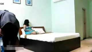مراهقة تتعرض لتدمير فتحاتها
