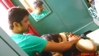 يوم الزفاف الجماعي: جنس جماعي مع العروس
