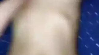 قصائد بوكيك الكمبودي: تحقيق خيال الجنس الجماعي