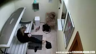 الطبيب يمارس معها الجنس امام زوجها