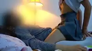الجمال الشاب الساخن يعرف كيف يأخذ القضيب طوال اليوم