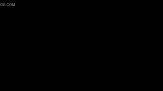 رجل يقذفون