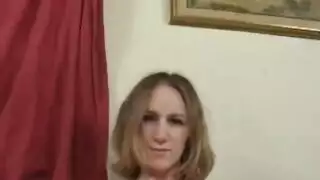 نائب الرئيس ضخمة في كس بلدي بعد يوم طويل هواة زوجين في سن المراهقة