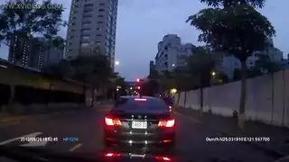 الأصل: رائع فتاة الكاميرا الإباحية تمشي على الأريكة