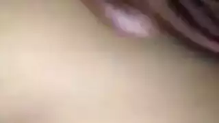 ملكة الشرج في الحي: دسار في المؤخرة وقضيب في الفم ونهاية إباحية