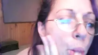 ترتدي المريله