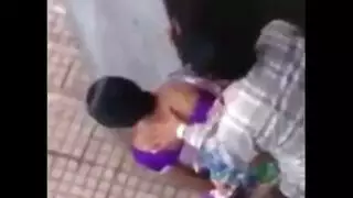 إباحية البهيمية xxx: أخذ قضيب الحصان بعمق