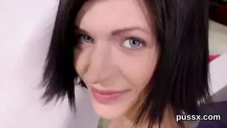 في جوارب شبكة صيد السمك ولعبة الشرج الملاعين وتمتص دسار