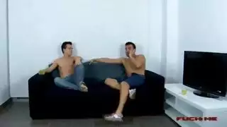 نجوم البورنو الحسية ، كانت جوليا تفرك بوسها المحلوق بينما كان رجلها يلصقها من الخلف نجوم البورنو الحسية ، كانت جوليا تفرك بوسها المحلوق بينما كان رجلها يلصقها من الخلف
