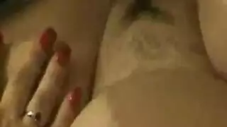 امرأة جميلة مع أقدام ناعمة و شعر شعر، فيفا ماي في مزاج لامتصاص الديك الصلب الصخور. امرأة جميلة مع أقدام ناعمة و شعر شعر، فيفا ماي في مزاج لامتصاص الديك الصلب الصخور.